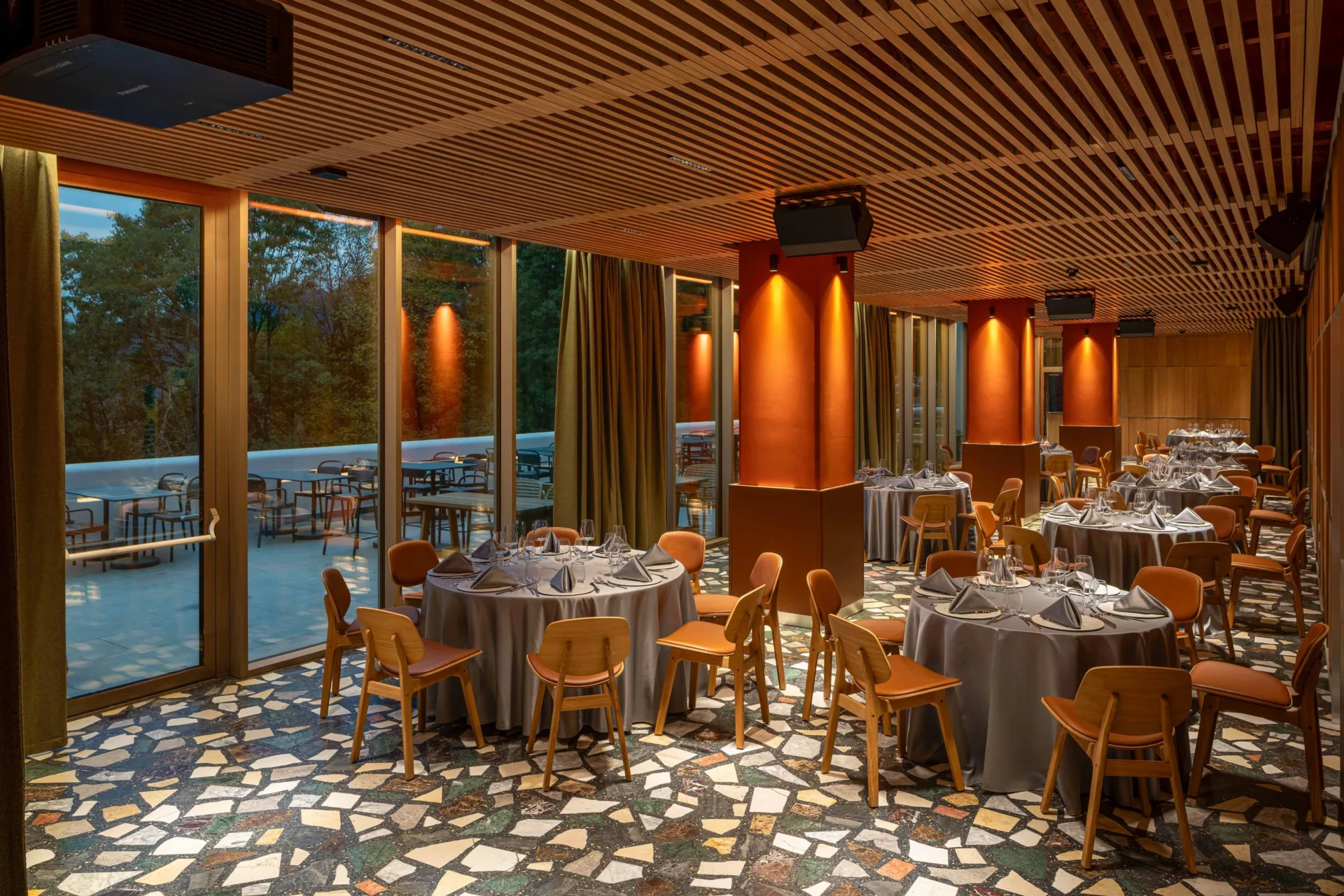 Restaurant Panoramic Brașov – Priveliște Unică pe Tâmpa | Fine Dining cu Vedere | Descoperă Restaurant Panoramic din Brașov, situat spectaculos pe Tâmpa. Savurează preparate rafinate și bucură-te de o priveliște de neuitat asupra orașului. Rezervă acum! | Descoperă Restaurant Panoramic din Brașov, situat spectaculos pe Tâmpa. Savurează preparate rafinate și bucură-te de o priveliște de neuitat asupra orașului. Rezervă acum!
